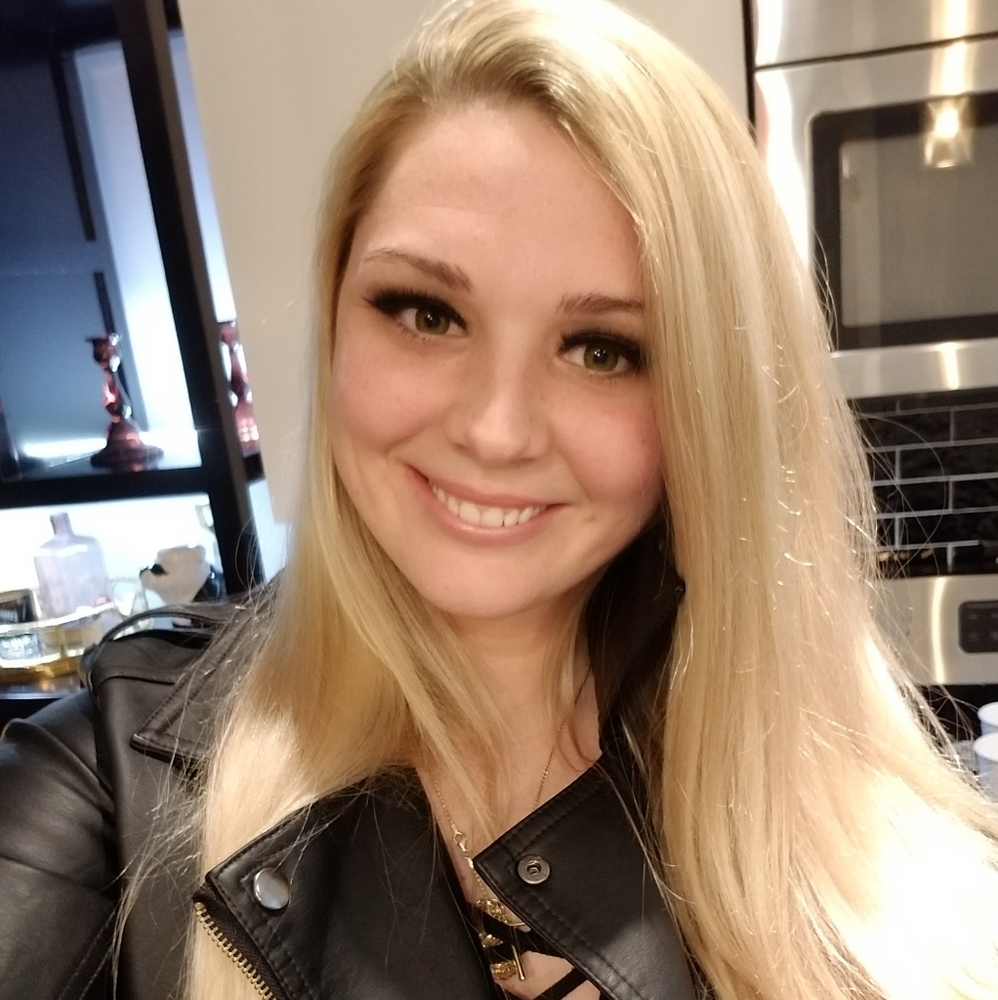 Meet your Posher, Alexis